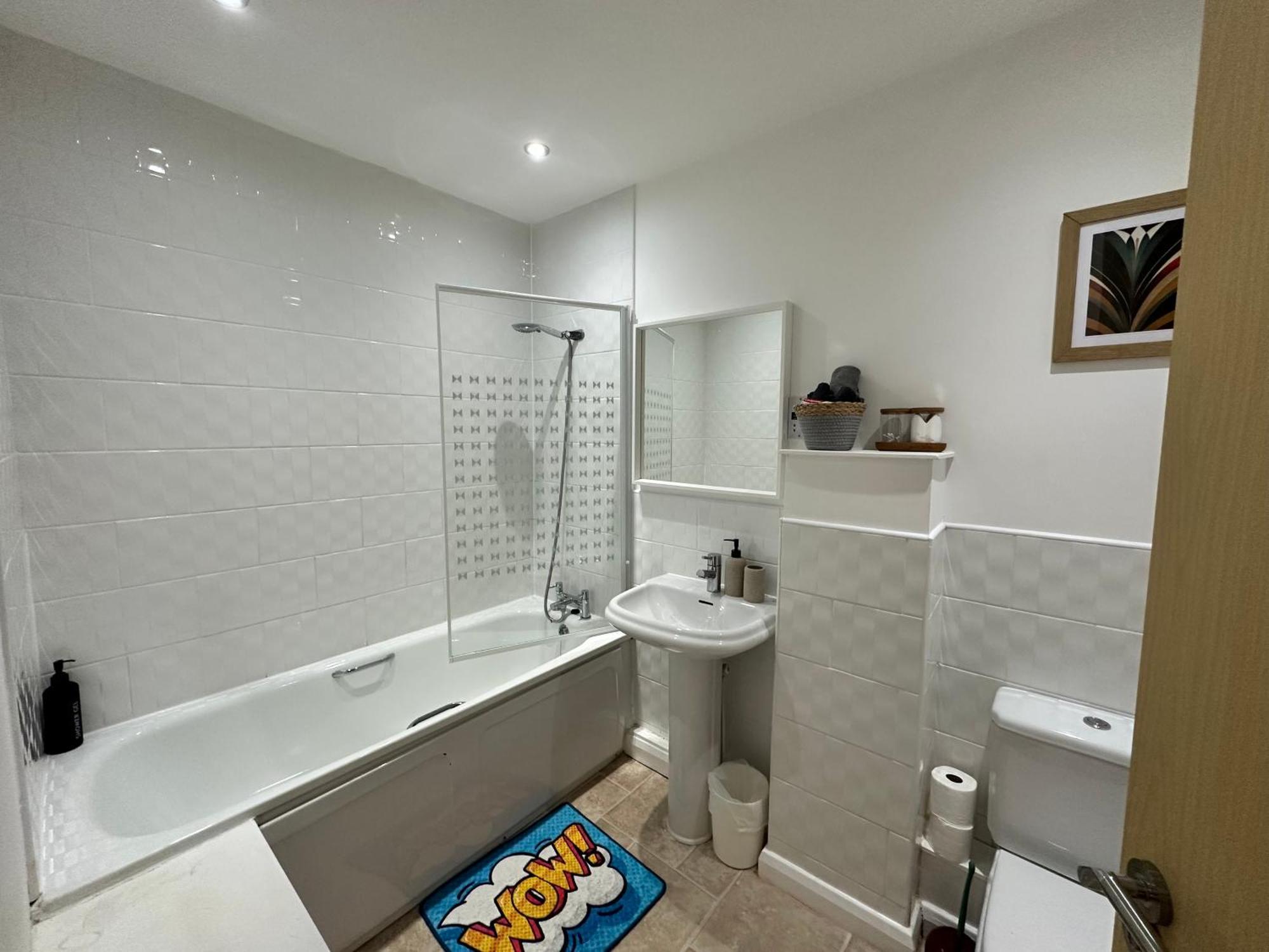 Holiday home Ao & Etihad Stadium 6 Guest Stay- 3 Bedroom House With Parking & Wi Fi