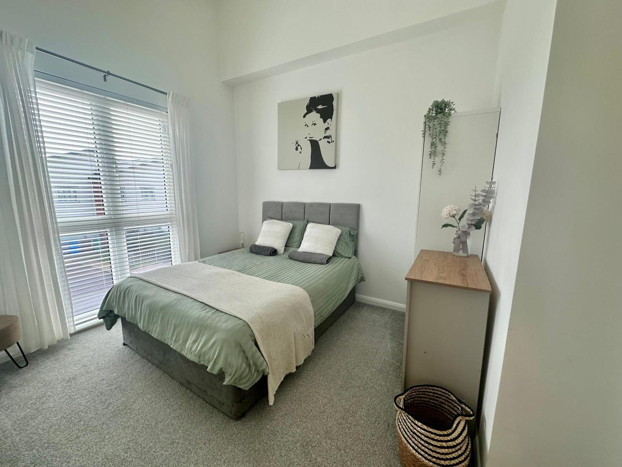 Ao & Etihad Stadium 6 Guest Stay- 3 Bedroom House With Parking & Wi Fi Holiday home Manchester